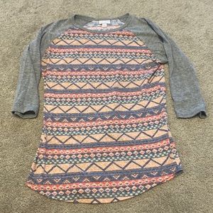 🧜‍♀️ (4/$15) pretty LuLaRoe Shirt